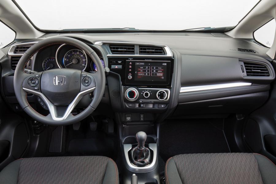 Торпедо Honda Fit Sport 2017 года  (NA) (фото 43 из 71)